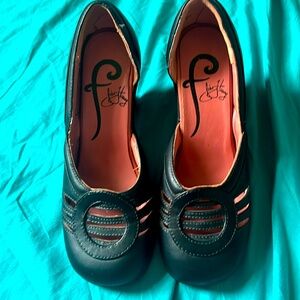 John Fluevog Friends Black Heels. Discontinued retro with vintage pinup style!